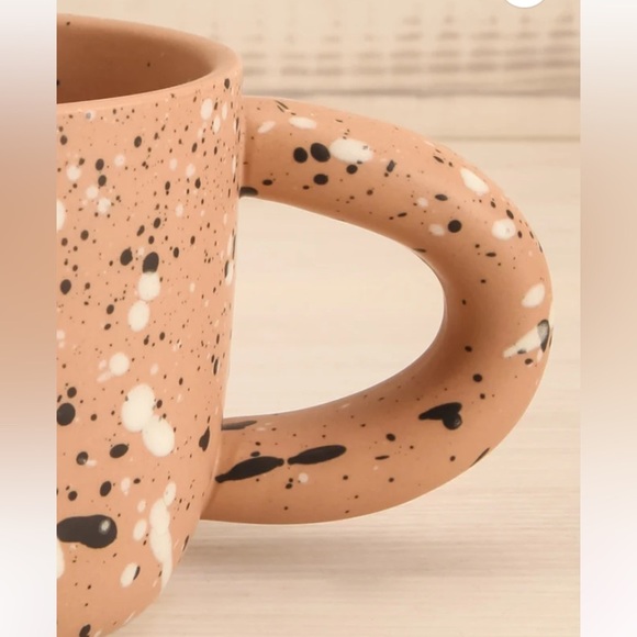 Mug speckled egg look black & white on Beige Mug w/ donut Handle Cup - Picture 7 of 7